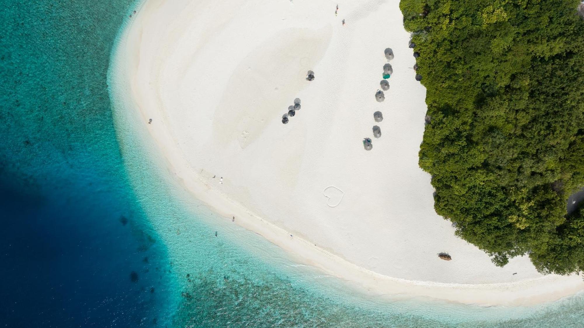 Ostrov Beach Ukulhas Island Exterior photo